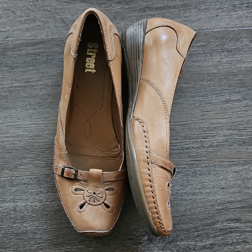 Tan Leather Women's Loafers Laser Cutout And Buckle, Size 8 (39) Square Toe